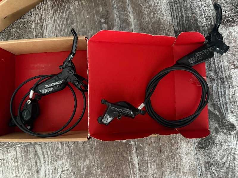 Тормоза SRAM CODE R