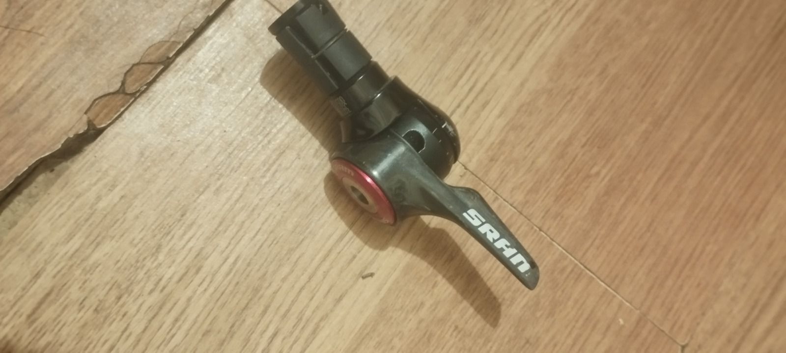 Торцевая манетка SRAM карбоновая (левая)