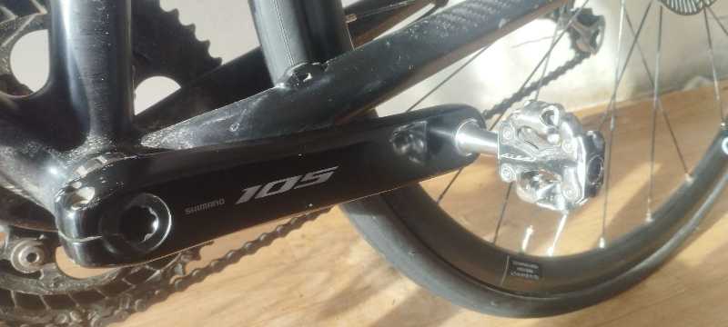 Шатуны shimano 105 R7100 175мм