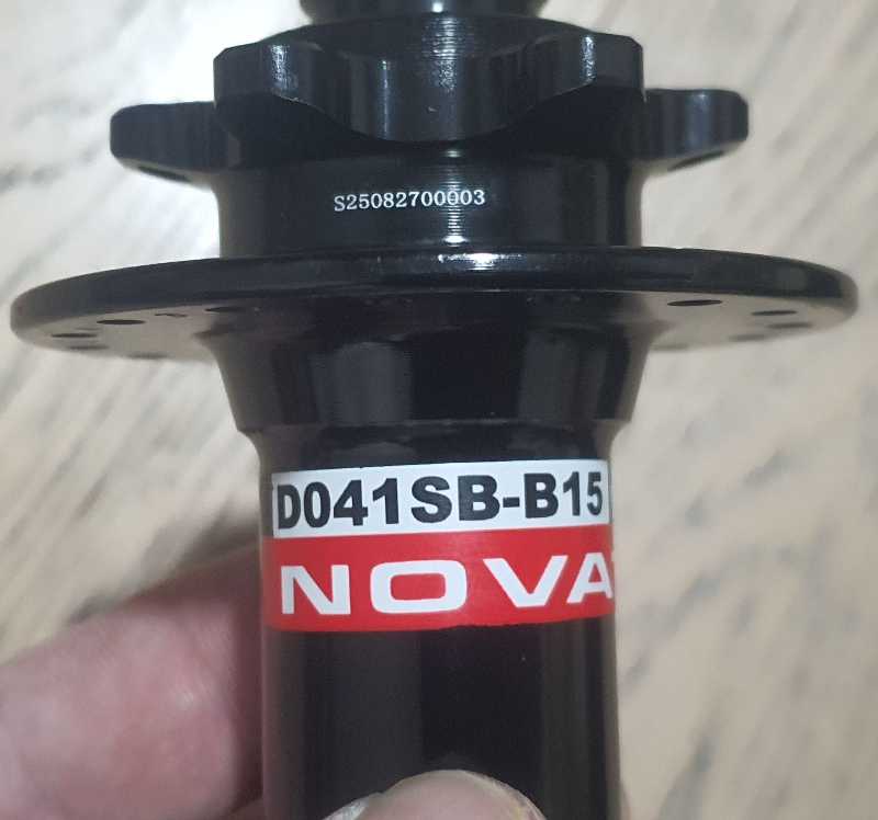 Втулка Novatec (D041SB-15) Втулка передняя для MTB. Новая