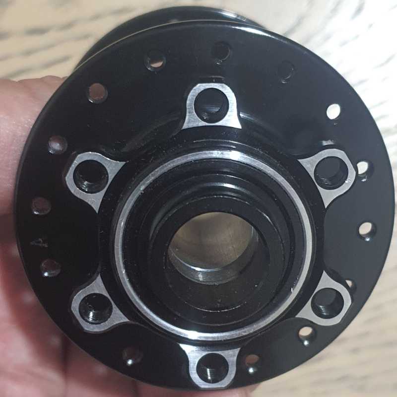 Втулка Novatec (D041SB-15) Втулка передняя для MTB. Новая