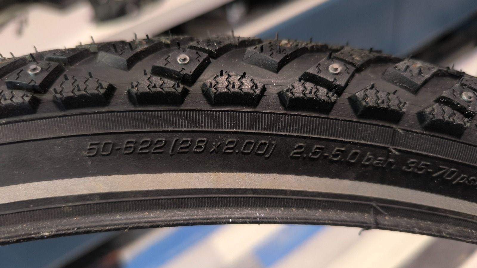 Покрышка зимняя шипованная Schwalbe Marathon Winter Plus 50мм