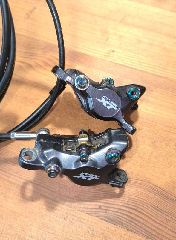 Гидравлические калиперы Shimano Deore XT BR-M8100