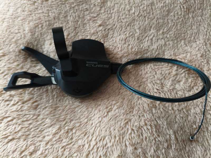Манетка Shimano Cues u6000