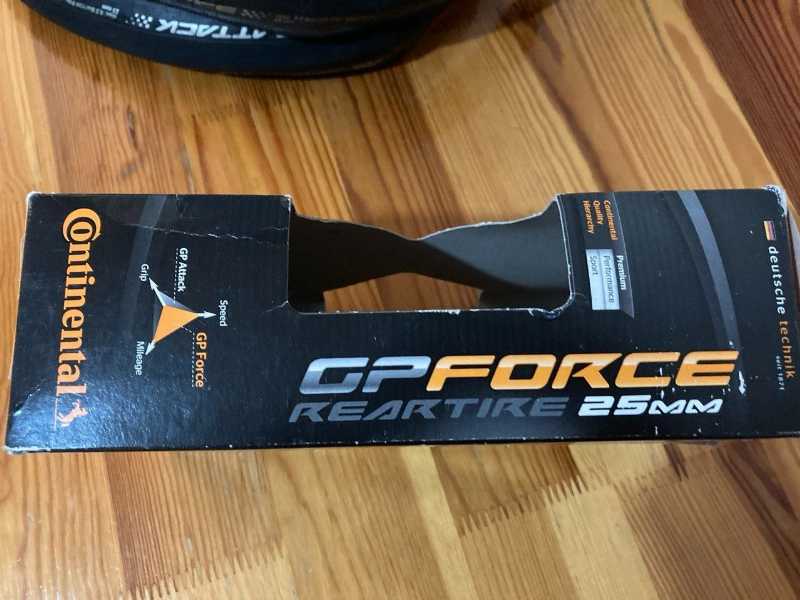 Комплект премиум шин Continental GP Attack / Force
