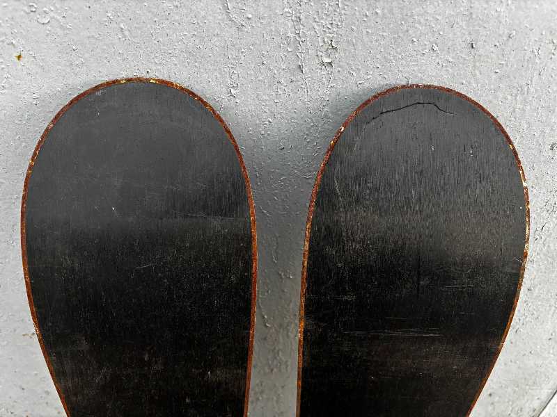 СНОУБОРДЫ, ЛЫЖИ