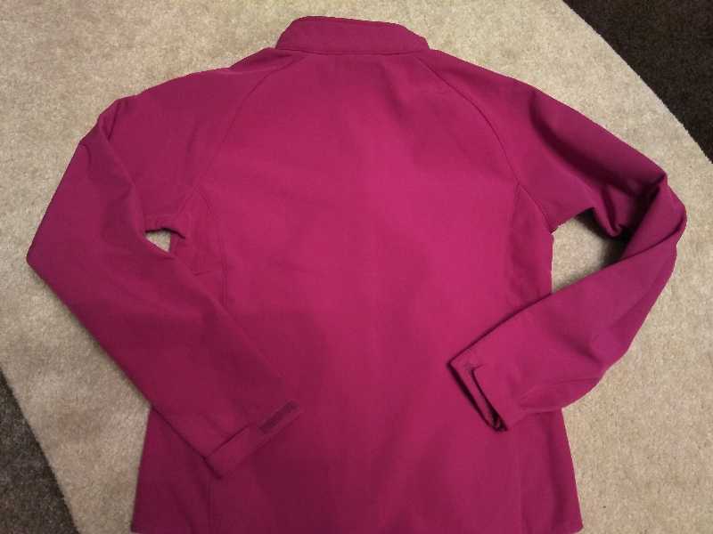 Softshell женская куртка. Размер S (42-44).