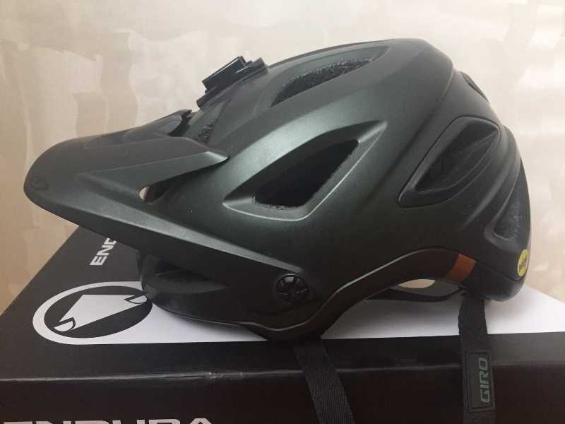 Топовый шлем Giro Montaro MIPS