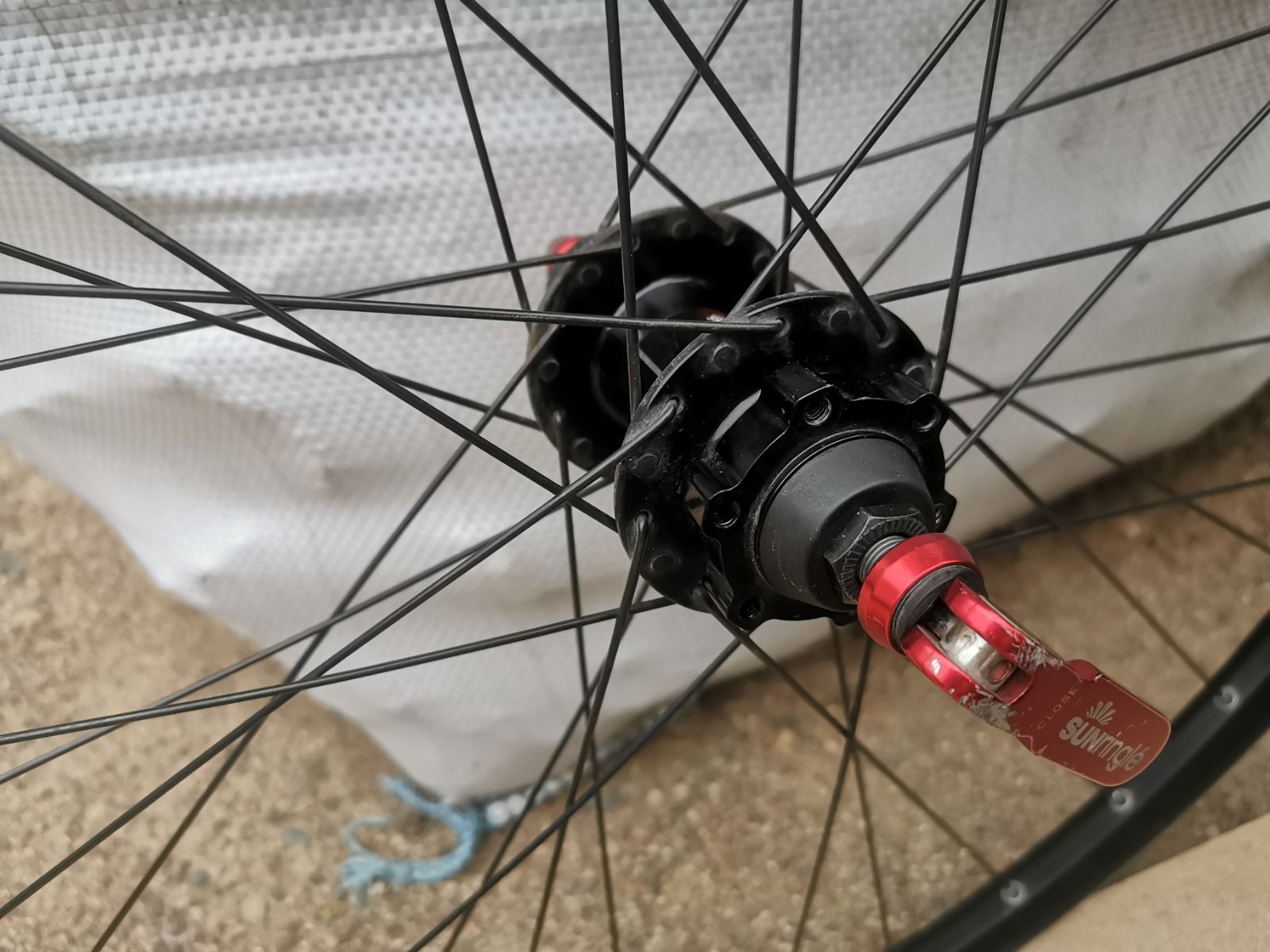 Колесо заднее Bontrager Sunringle на промах, переднее SRAM