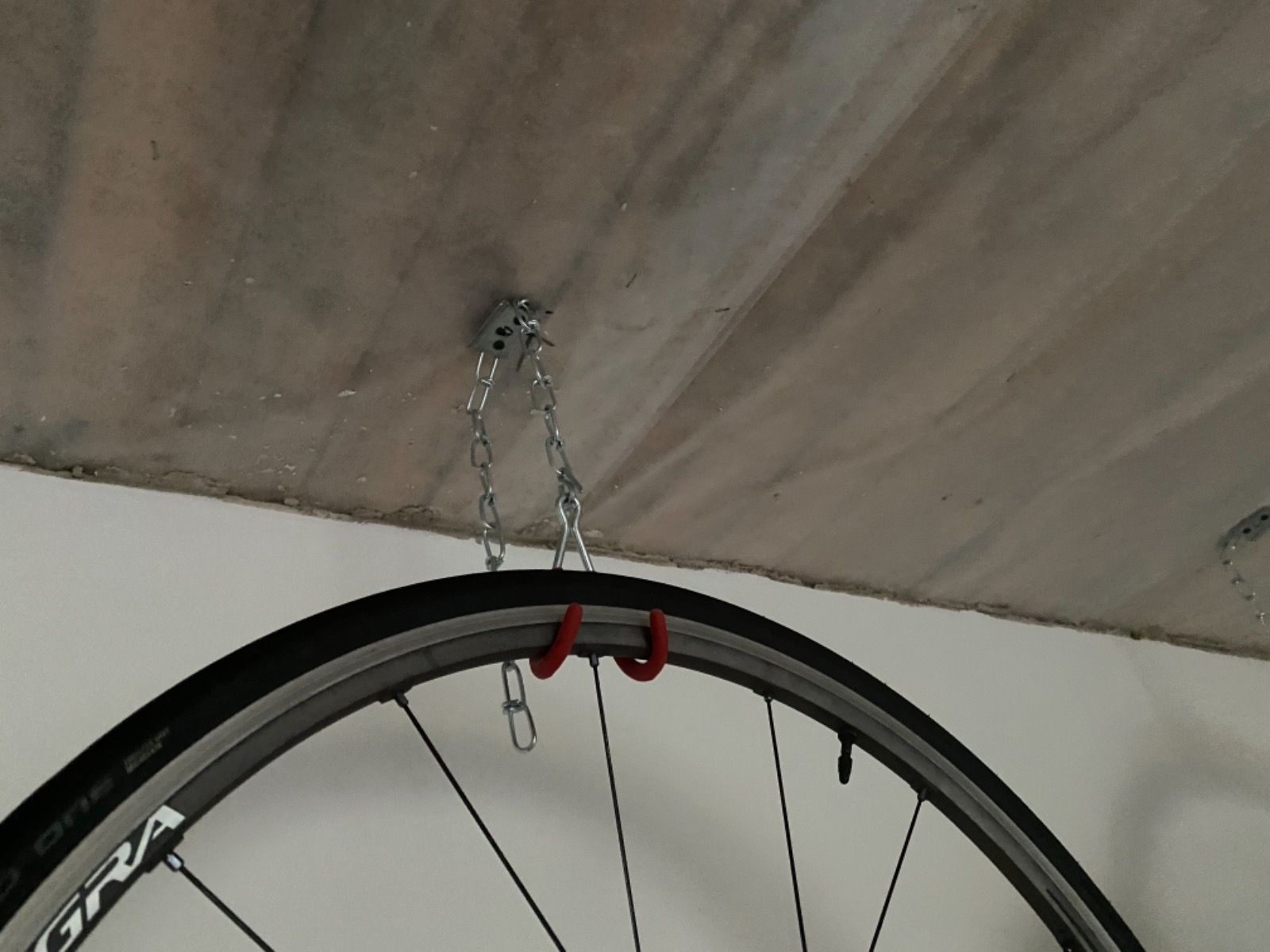 Крепления для велосипеда на стену и потолок