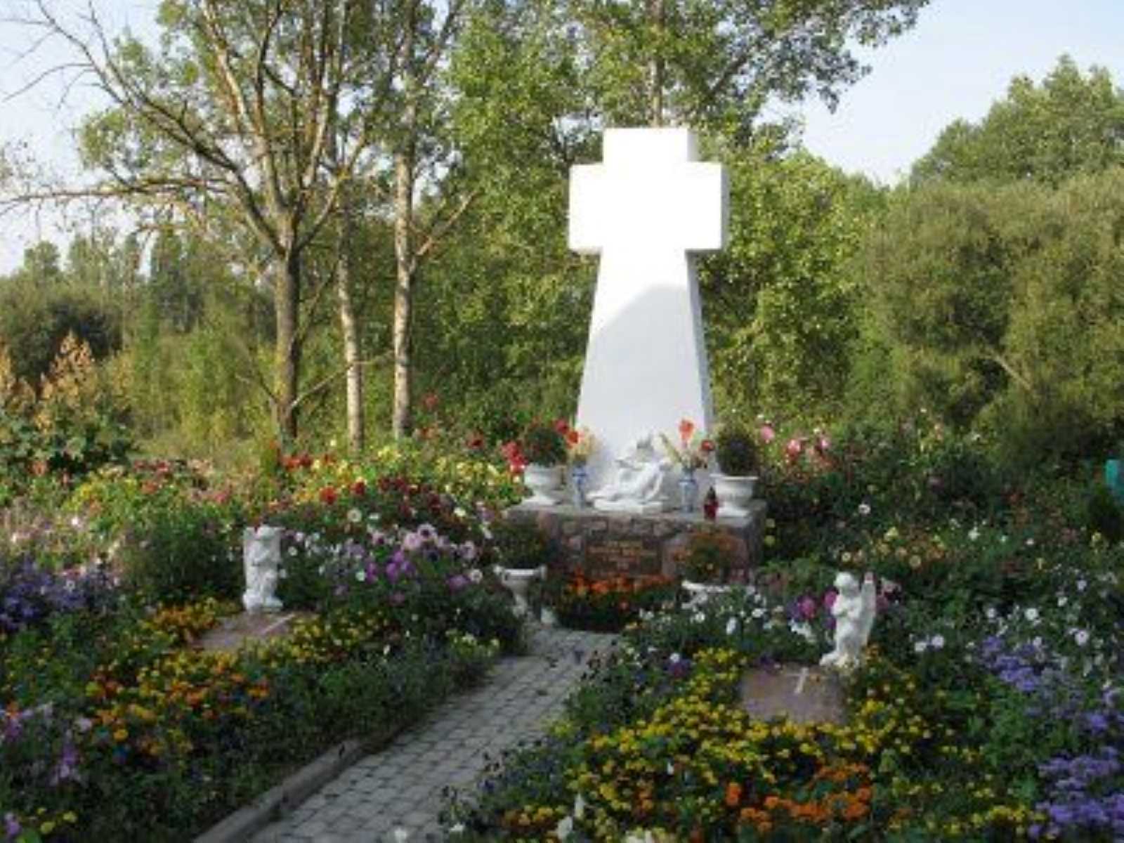 Памятник жертвам фашизма и коммунизма