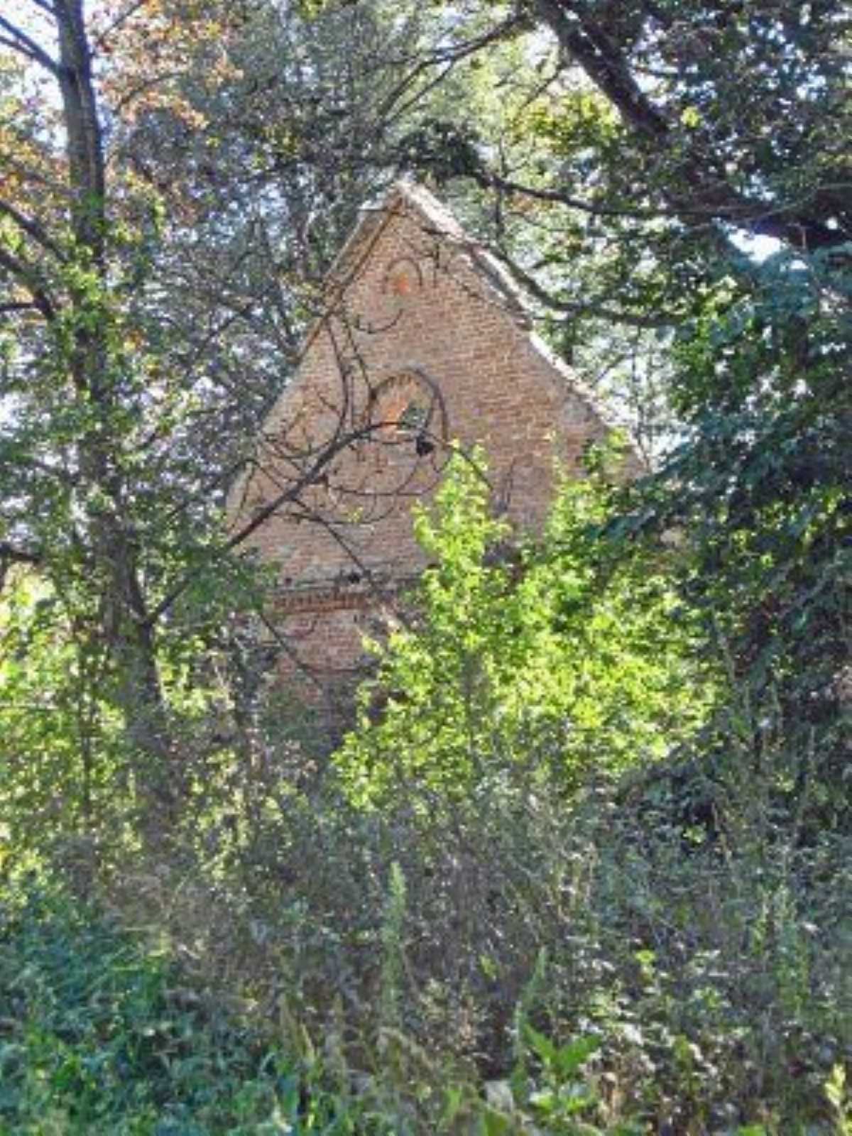 Дом священника (руины)