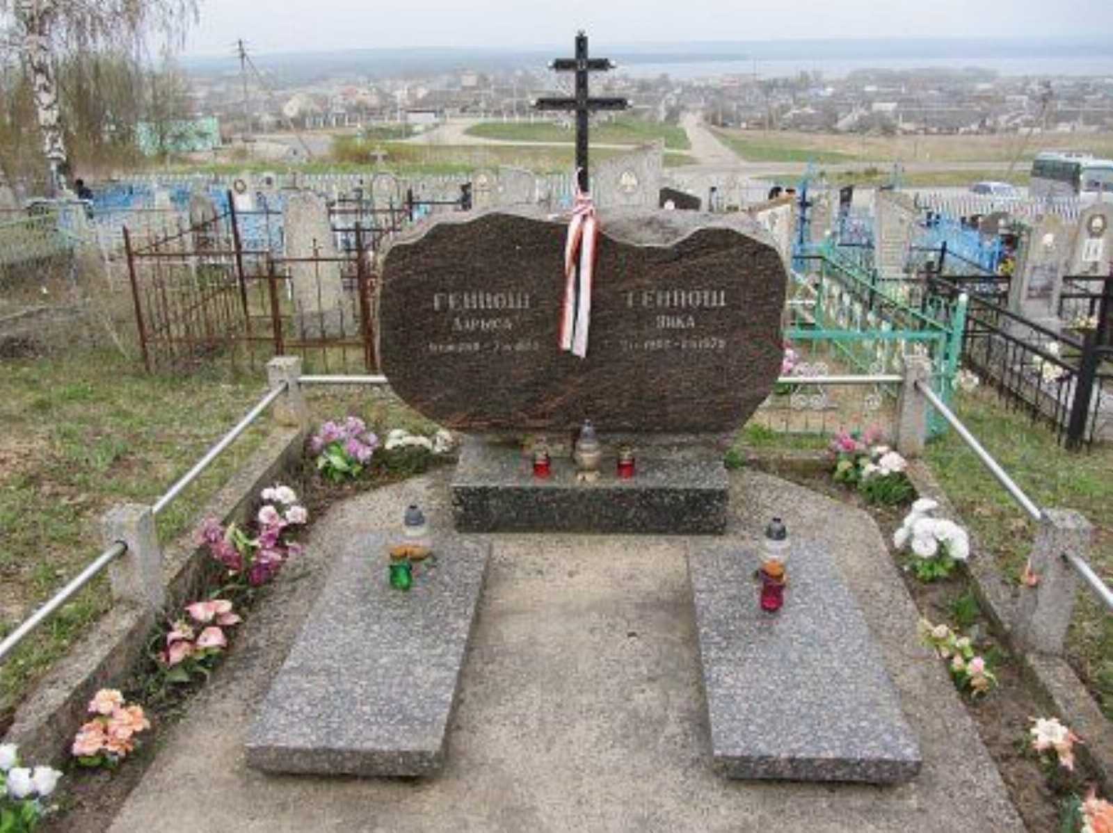 Лариса Белогурова могила