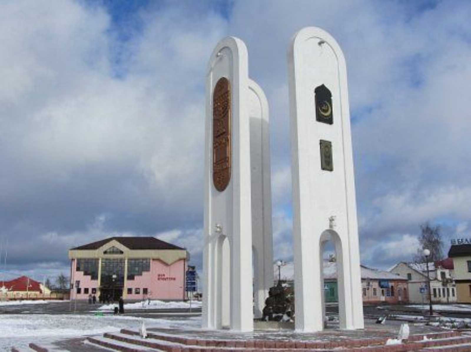 Монумент В честь дружбы и единства конфессий Ивьевщины