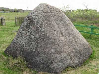 Камень Воротишин крест с надписями XII в.