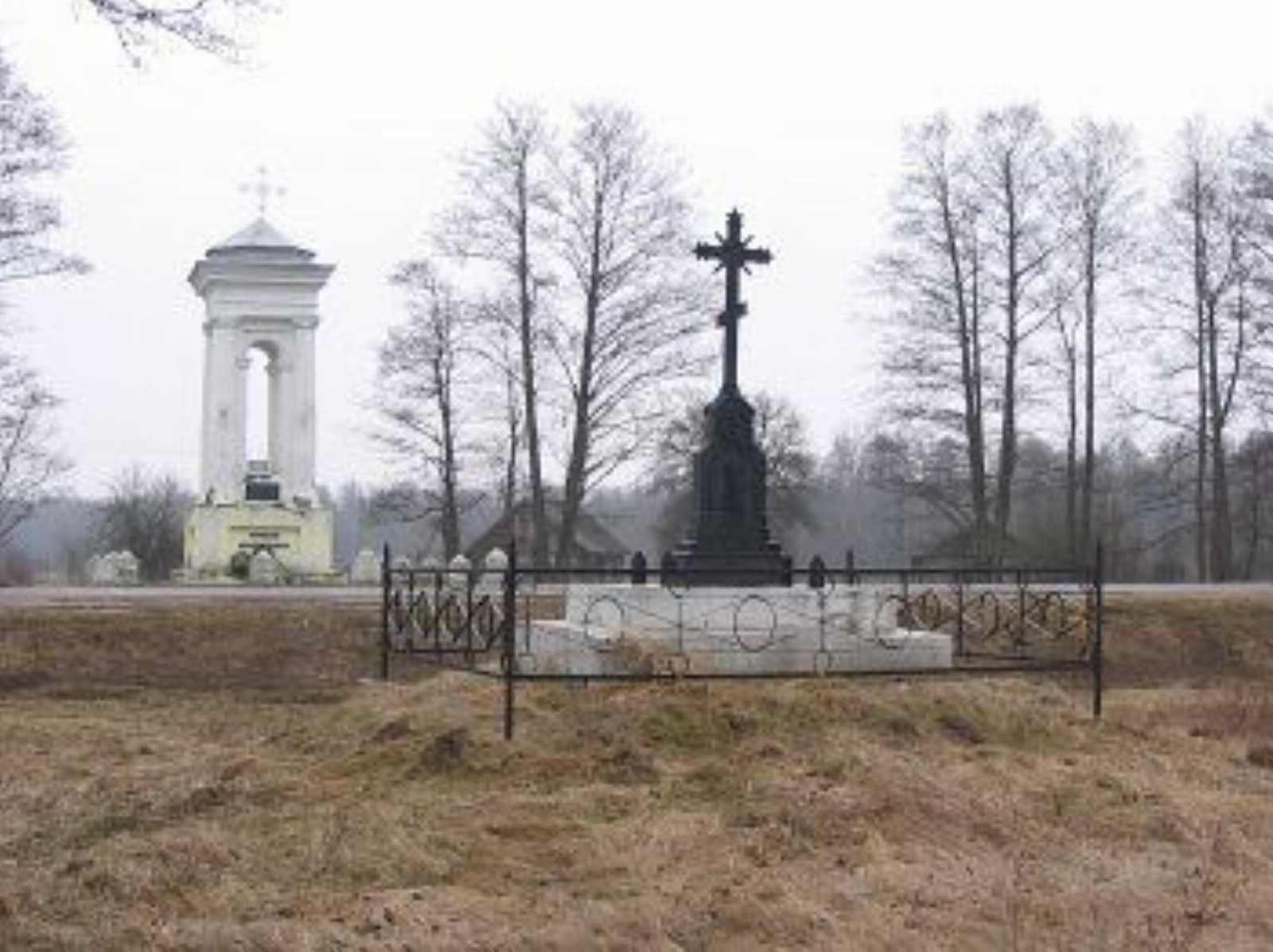 Мемориальный крест российским солдатам