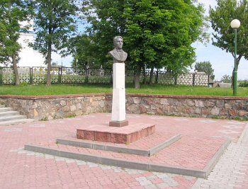 Памятник Яну Чечоту