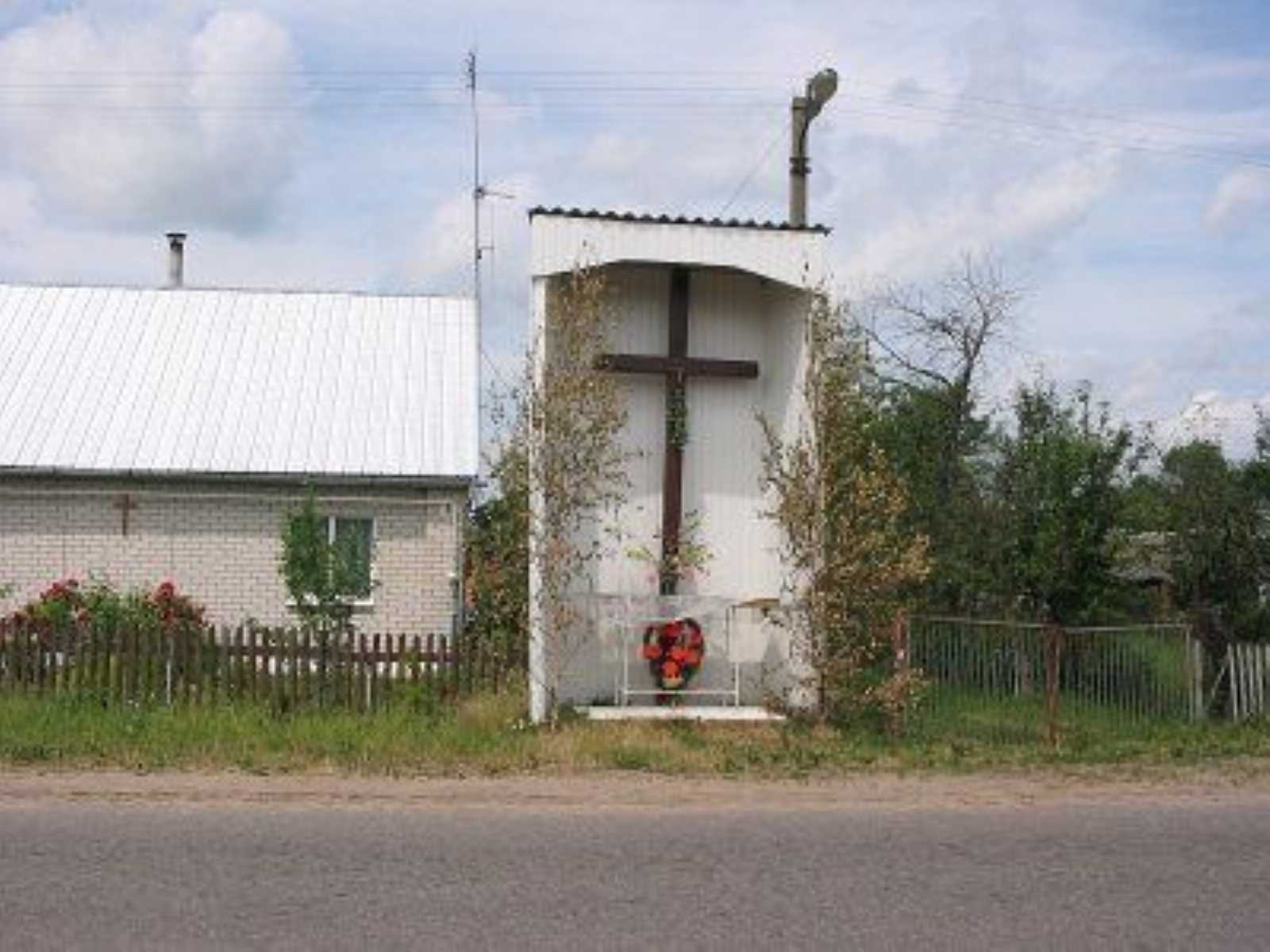 Часовня придорожная католич.