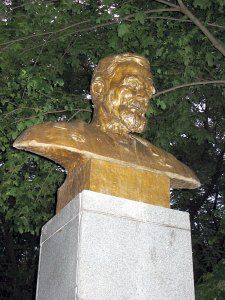 Памятник Деду Талашу