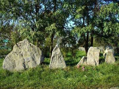 Камни с надписями 1683 г.