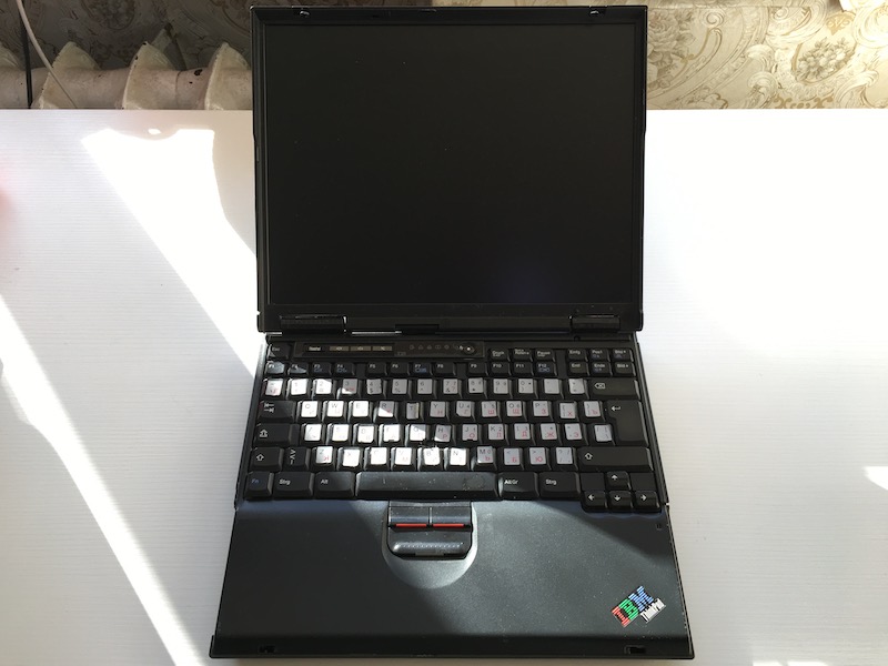 Noutbuk_IBM_ThinkPad_T20.jpeg