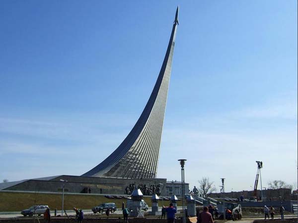 monument_pokoritelyam_kosmosa.jpg