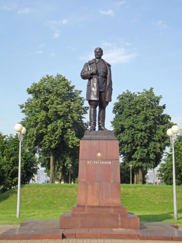 pamyatnik_Konstantinu_Zaslonovu_v_g._Orsha.jpg