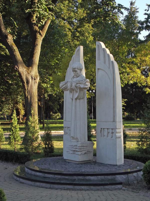 pamyatnik_Golodomoru_v_g._Vinnitsa.jpg