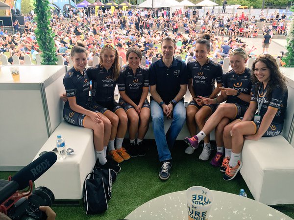 WiggleHigh5.jpg