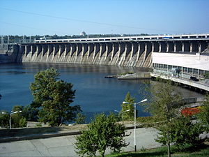 300px-Dnieper_Hydroelectric_Station_in_2005.JPG