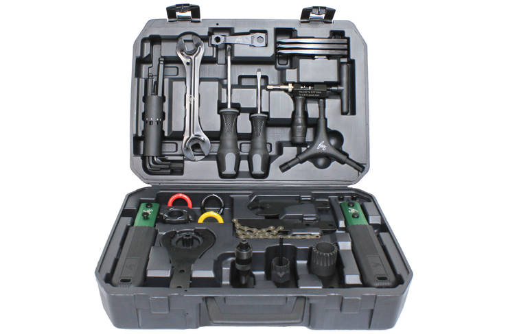 fwe-advanced-mechanic-32-piece-tool-kit.jpg
