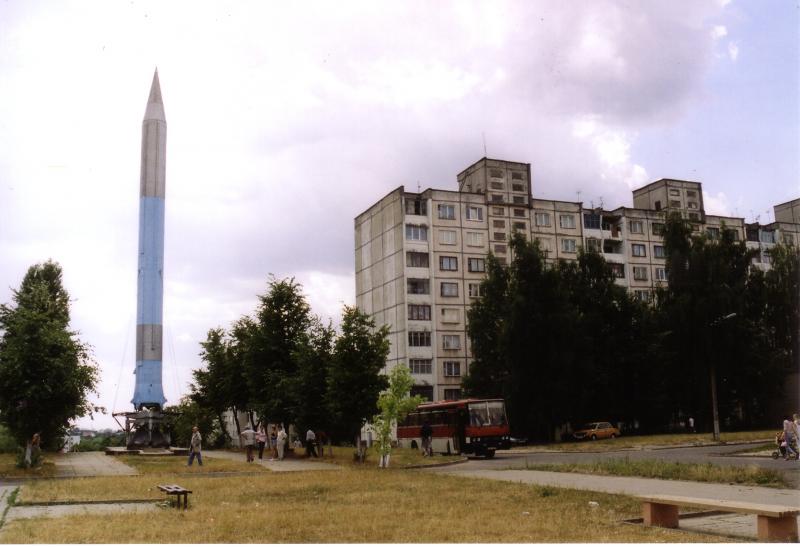 Belarus-Baranavichy-Ballistic_Missile_Monument.jpg
