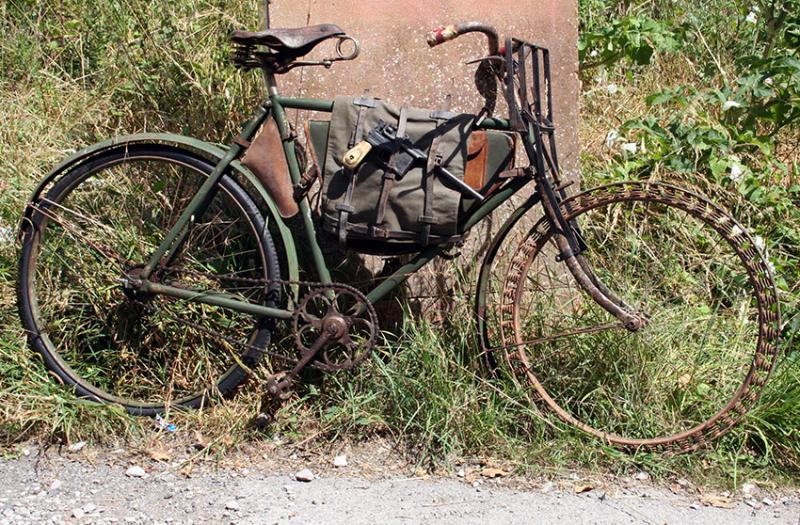 WW1-Germasn-Bicycle-Victoria-Springwheel-01.jpg