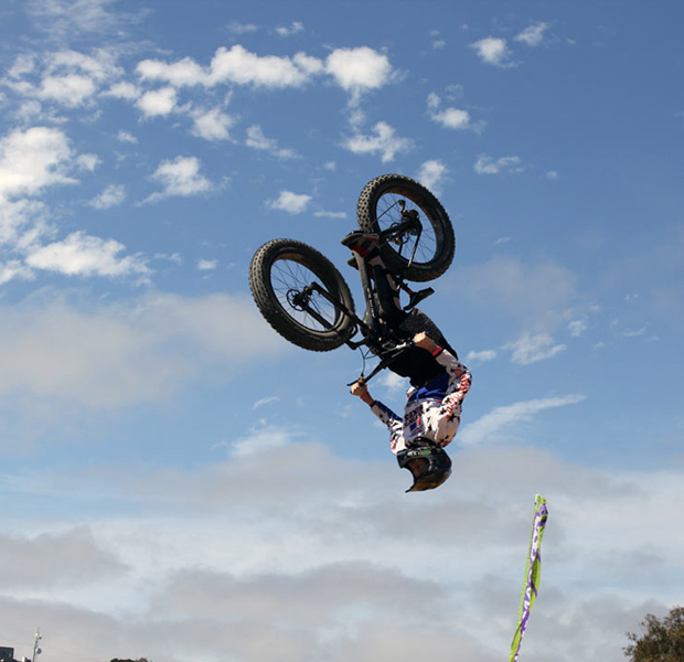 Sea_Otter_Classic_2014-_Borealis-fat-bike-echo-back-flip_-600.jpg