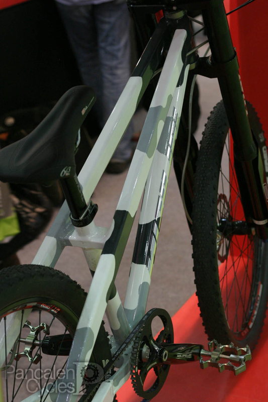 Nicolai_2mxtb_2011_with_Kowa_fork_-_Taipei_2011_-ph2.jpg