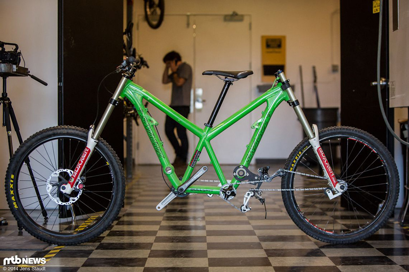 Santacruz_Bullshit_bike.jpg