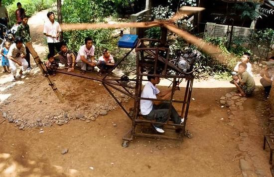 chinese-farmer-builds-_w_helicopter.jpg