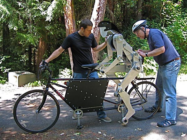 joules-tandem-pedalling-robot_1.jpg
