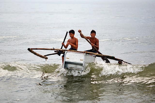 refrigerator_boat.jpg
