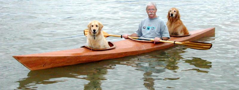 Dog_likes_to_kayak_2.jpg